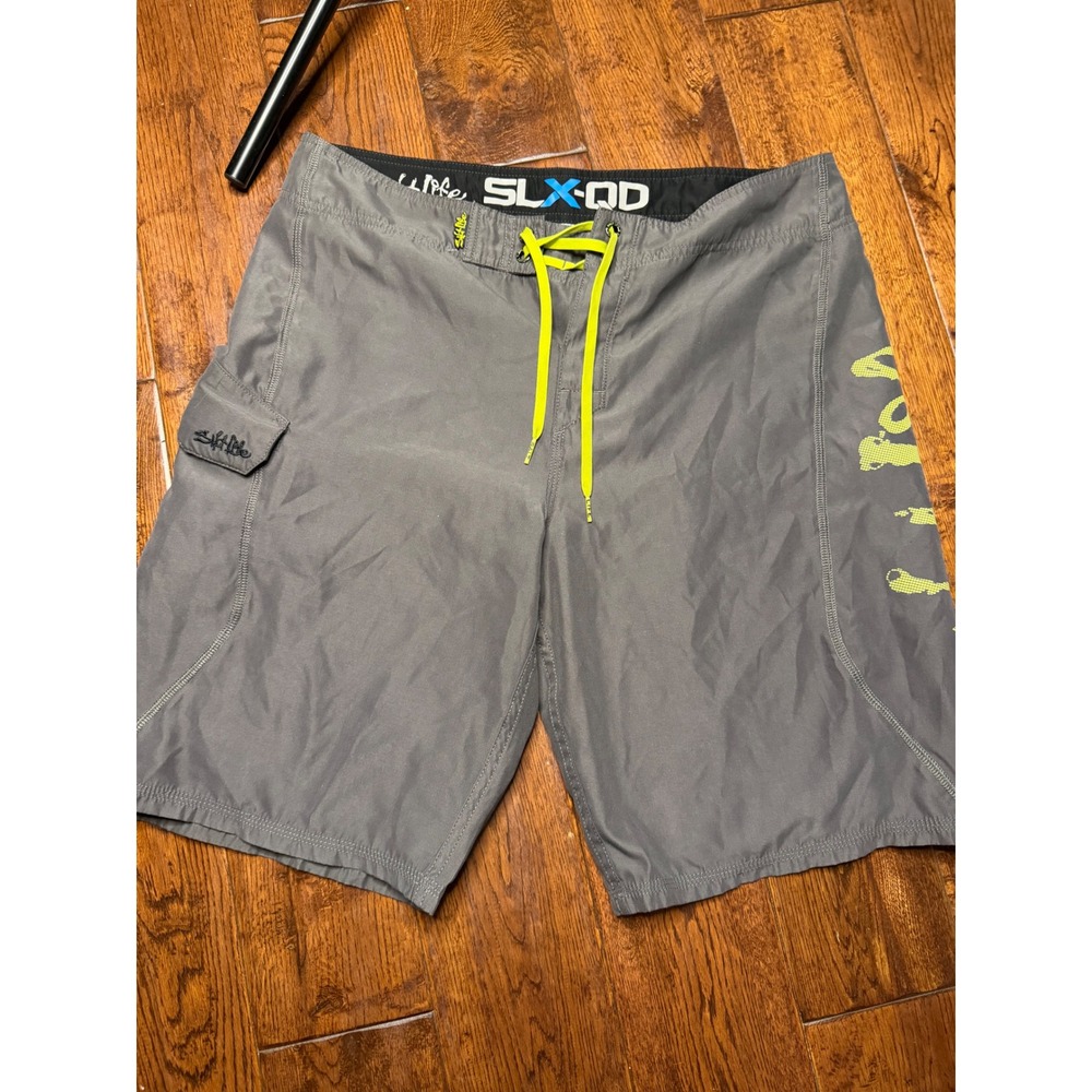 Salt Life SLX-QD Mens Board Shorts Gray Neon Yellow Skull Size 34 Swim Trunks